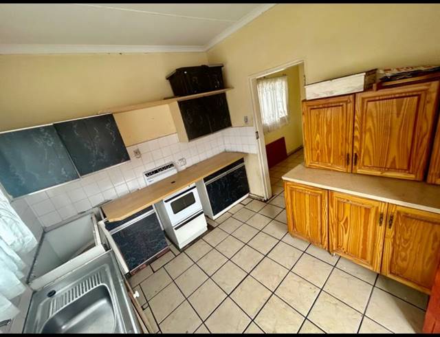 5 BEDROOM HOUSE FOR SALE IN VANDERBIJLPARK CW 3